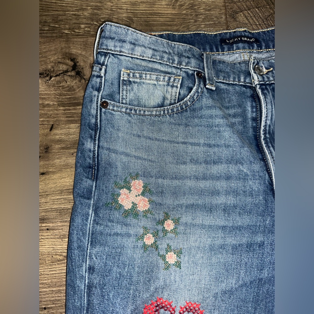 Lucky Brand mid-rise boy jeans with hearts flowers embroidery Valentines 6/28 - Picture 11 of 14